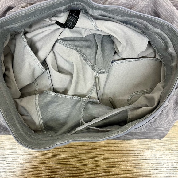 Mens Lululemon T.H.E. The Short Lineless 9" Size S - Picture 6 of 7